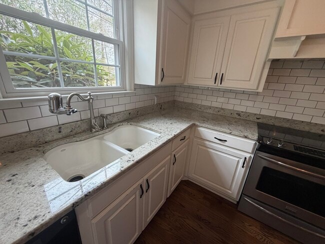 Building Photo - 115 Adams Ave