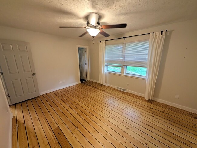 Building Photo - 808 Leprechaun Ln