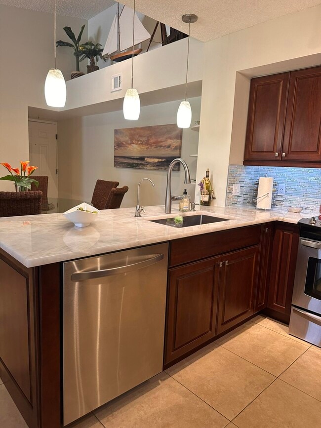 Building Photo - 180 Yacht Club Way