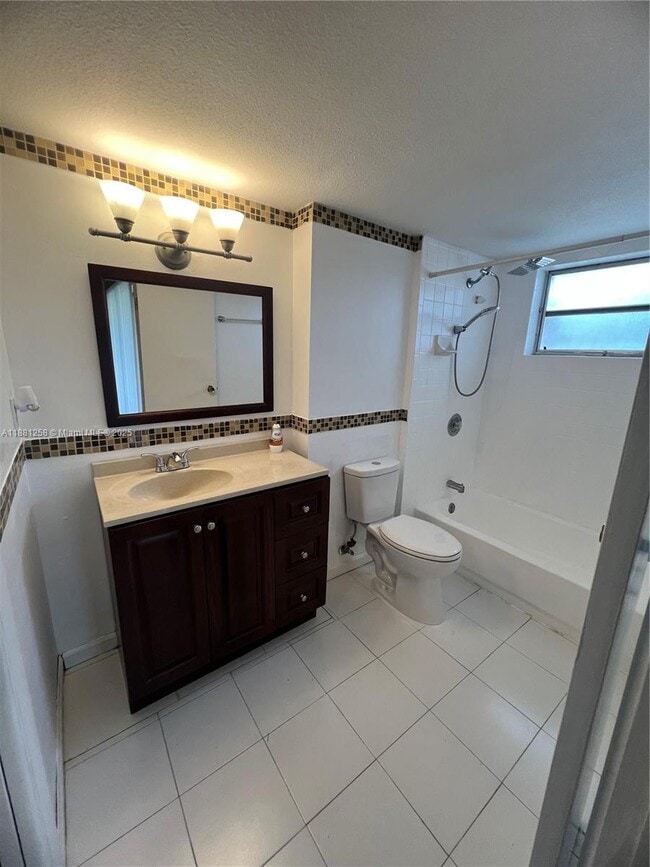 Building Photo - 8607 SW 137th Ave