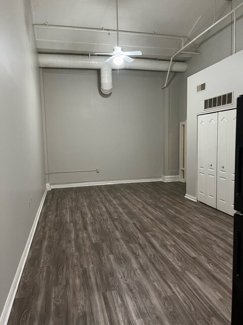 Building Photo - 316 W Walnut St