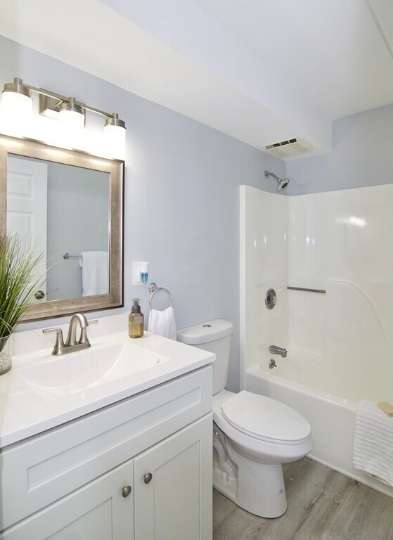 Building Photo - 22 Maple Crest Cir