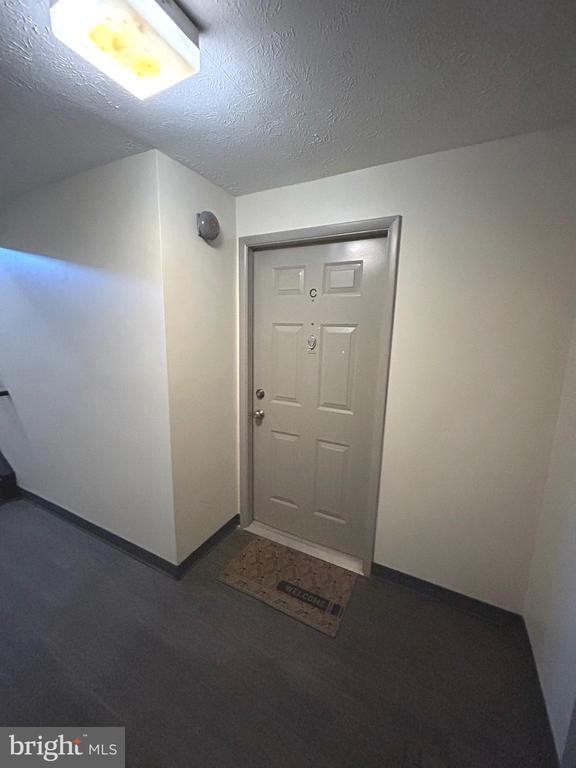 Building Photo - 12405 Hickory Tree Way