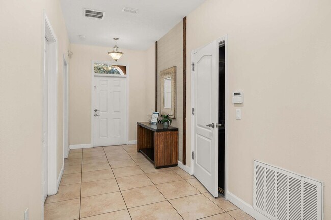 Building Photo - 1429 Wexford Way