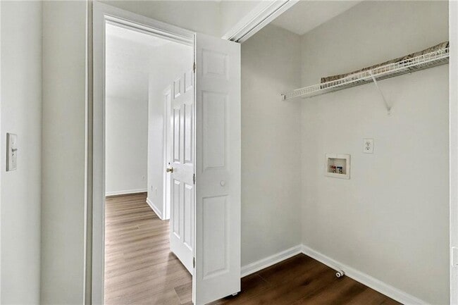 Building Photo - 2559 Walden Lake Dr