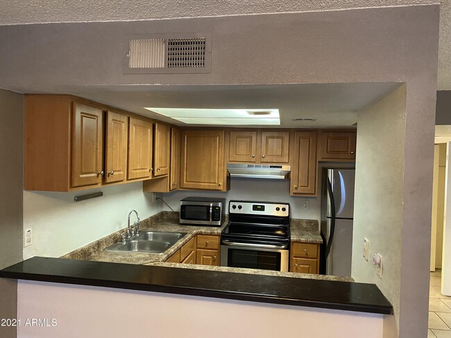 Building Photo - 3810 N Maryvale Pkwy
