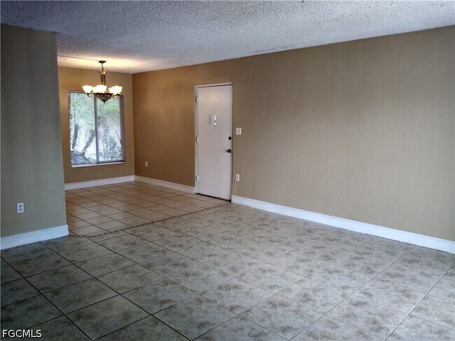 Building Photo - 1830 Maravilla Ave