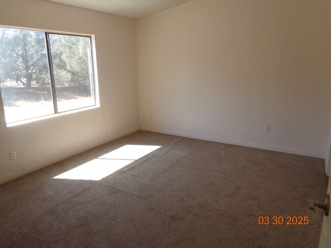 Building Photo - Country Living 3 bedroom 2 bathroom offering 1344 sq. ft.