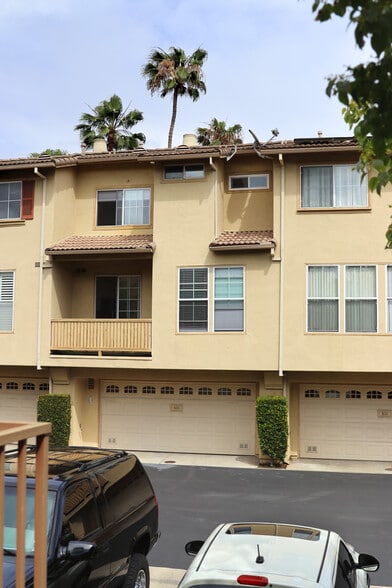 Building Photo - 523 W Summerfield Cir