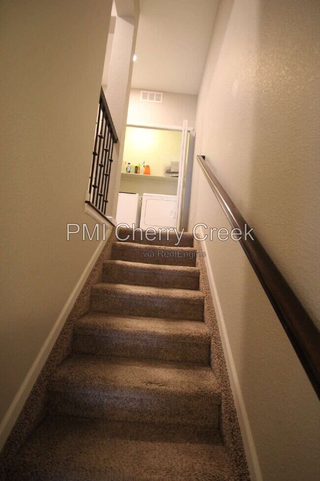 Building Photo - 9008 E Caley Way