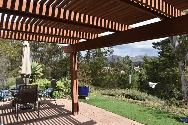 Building Photo - 2 Bedroom 2 Bath Single Story Golf Course ...