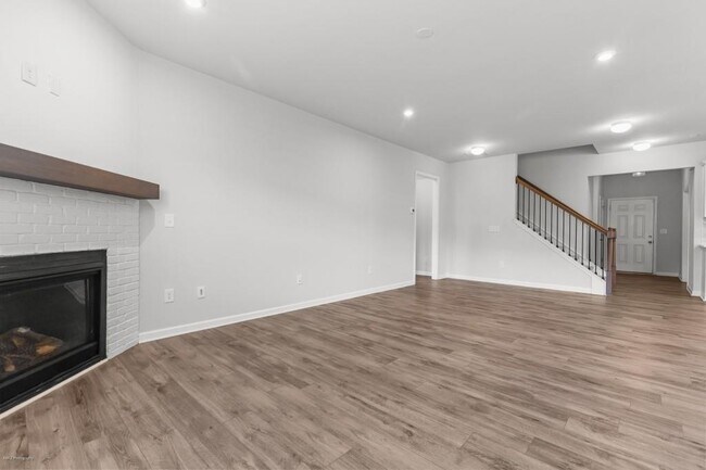 Building Photo - 1333 Maston Rd