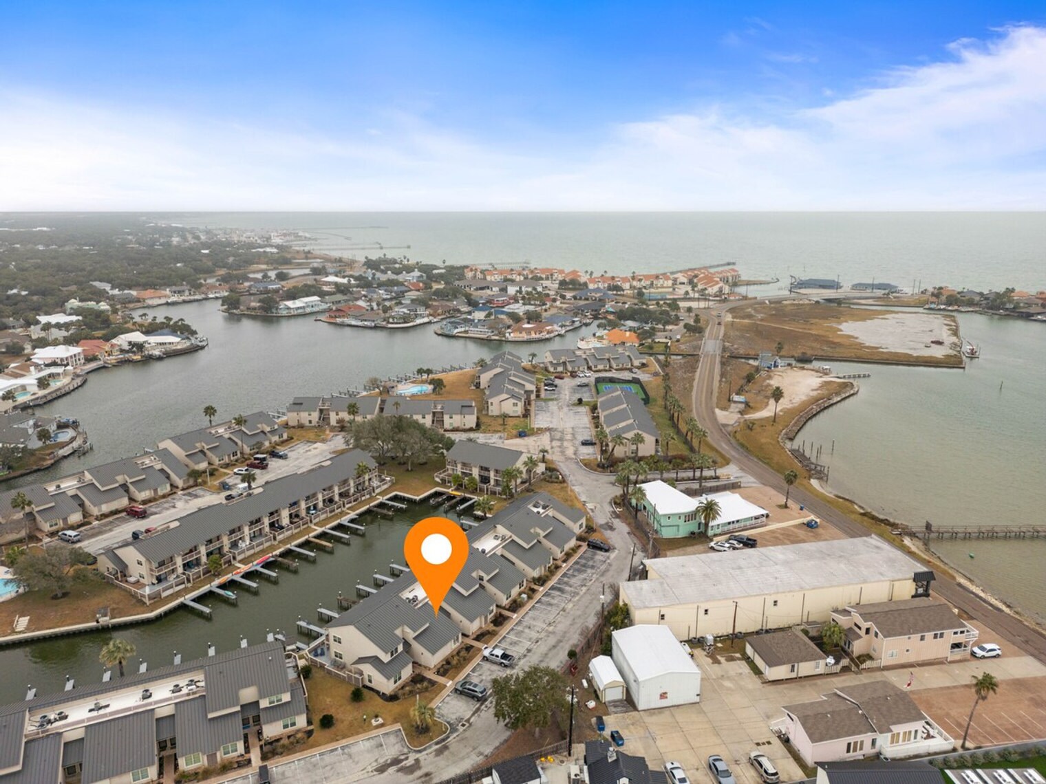 Building Photo - 1902 Bayhouse Dr