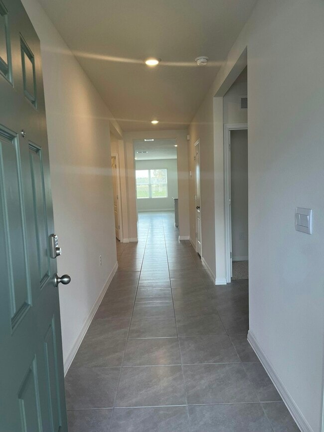 Building Photo - 1829 Red Rock Rd