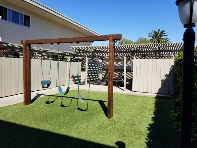 Swings - 3515 Chestnut Ave