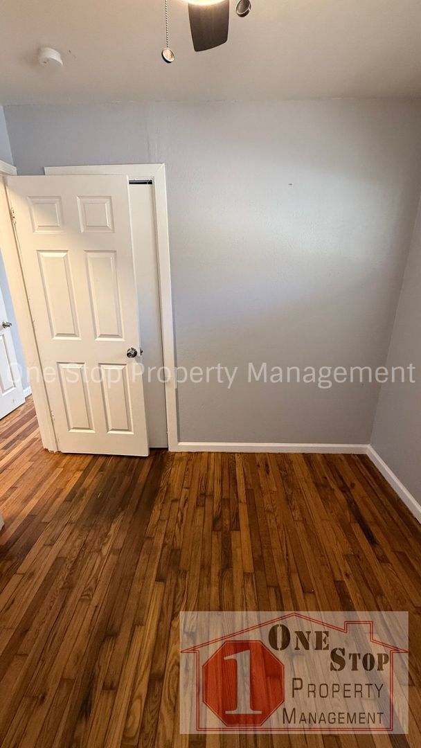 Building Photo - 4 Bedroom, 2 Bathroom home in Kansas City