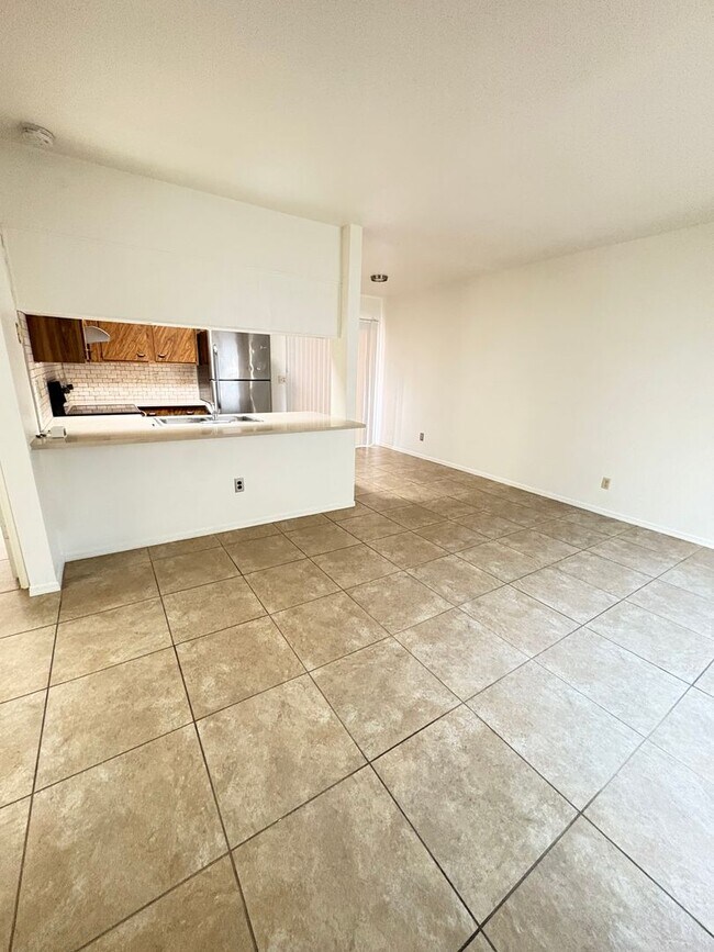 Building Photo - Townhome Cute 2bd/2ba