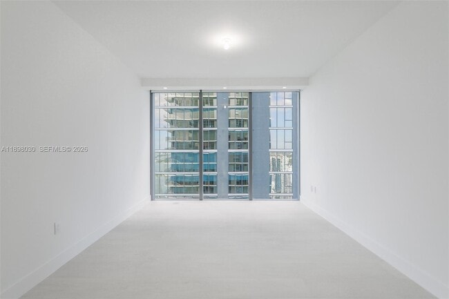 Building Photo - 700 NE 24th St