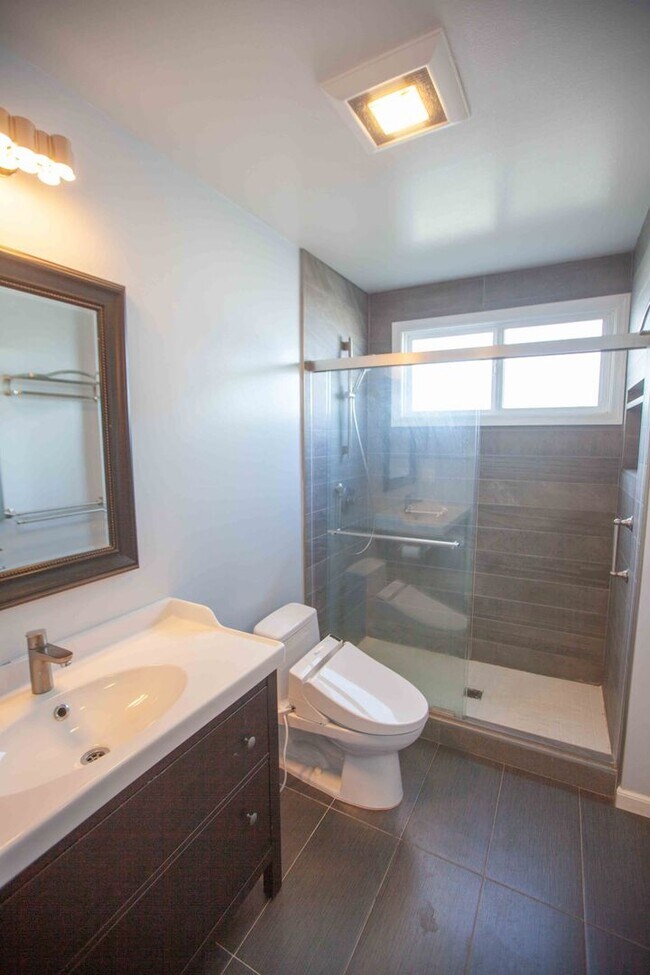 Building Photo - 620