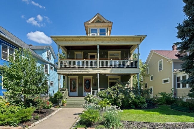 Building Photo - 2713 Garfield Ave