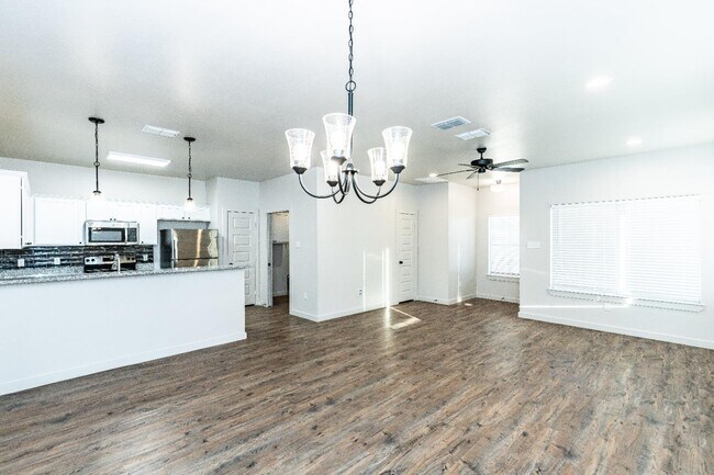 Building Photo - 1006 N 7th St