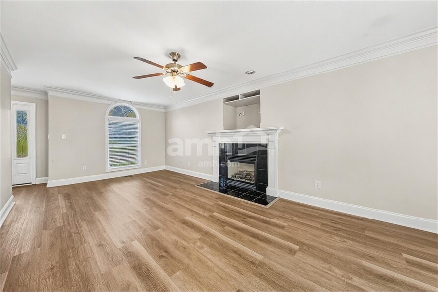 Building Photo - 5705 Parasol Ln