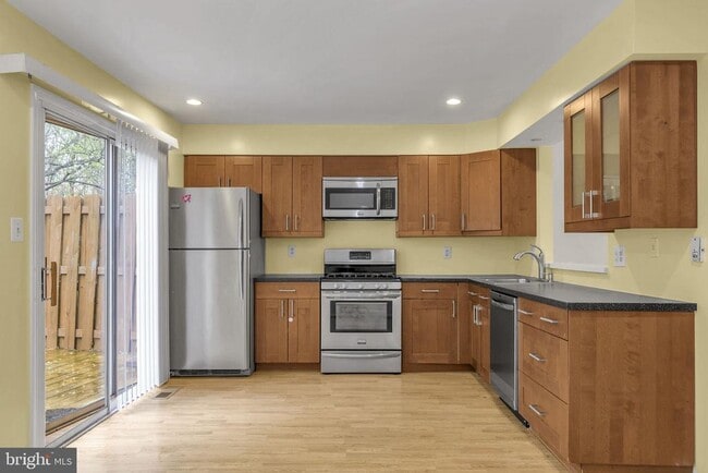 Building Photo - 7222 Lensfield Ct