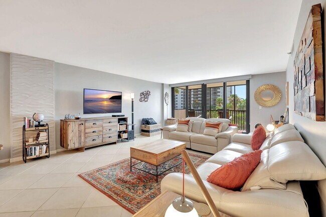 Building Photo - 3420 S Ocean Blvd