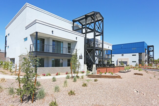 Building Photo - District Lofts