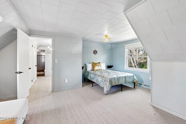 Building Photo - 1850 Fernwood Rd