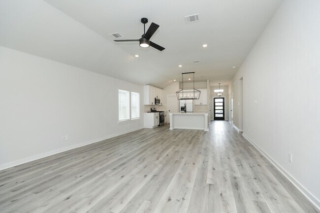 Building Photo - 1023 Santee Ct