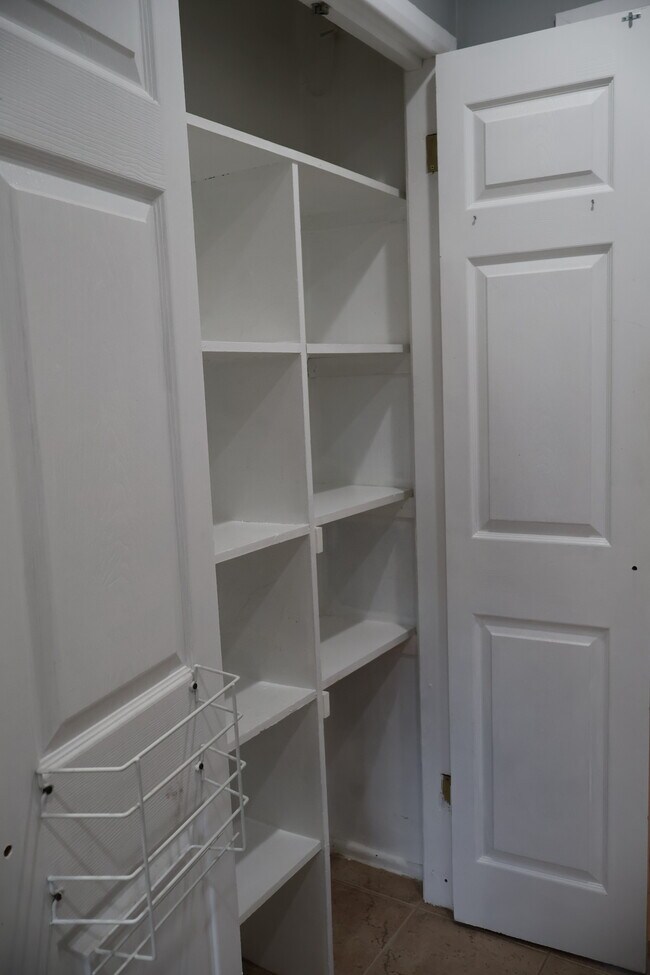 Building Photo - 31 Towers St