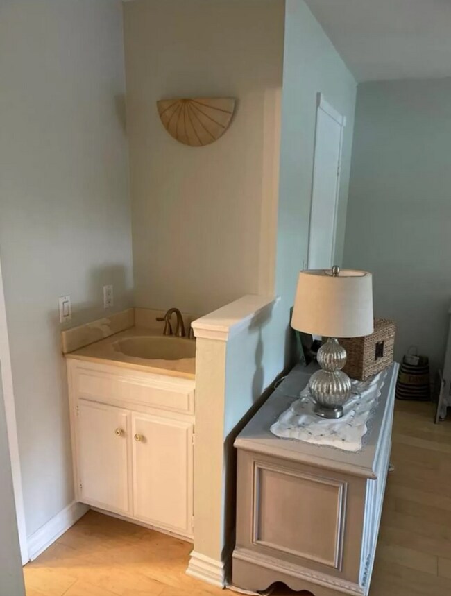 Building Photo - 2609 Pico Pl