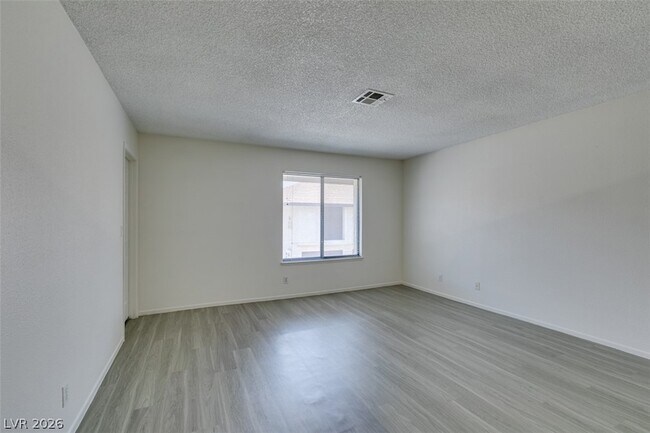 Building Photo - 2127 Pine Breeze Ln