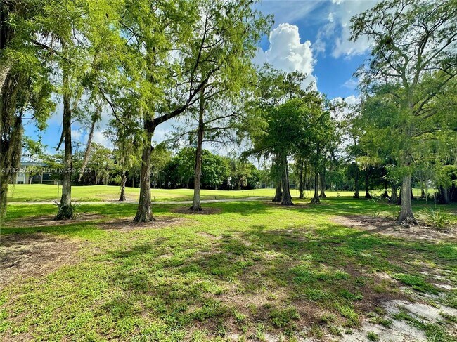 Building Photo - 8001 Fairview Dr