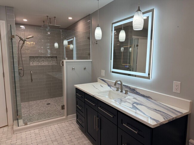 Building Photo - Stunning Remodeled One-Story Home - Port Royal Plantation