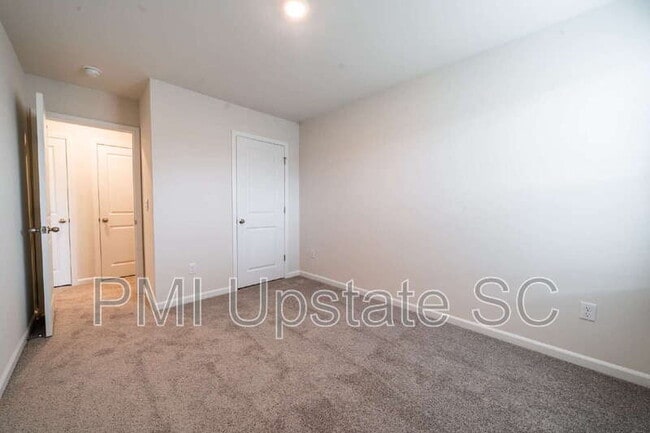 Building Photo - 753 Embark Cir