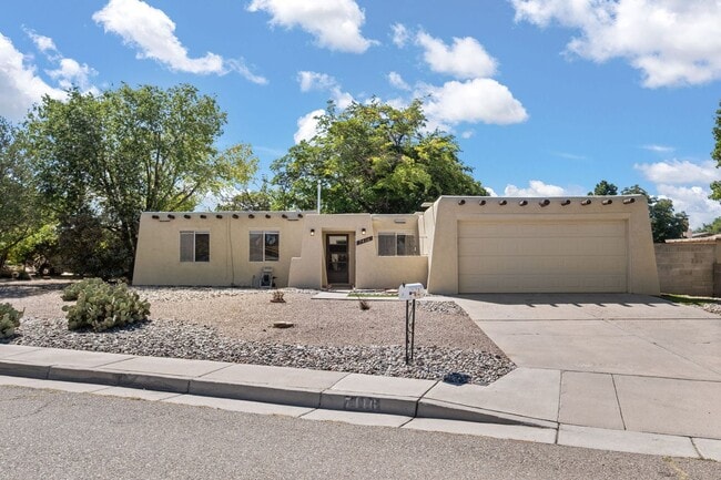 Building Photo - Northeast Heights Gem