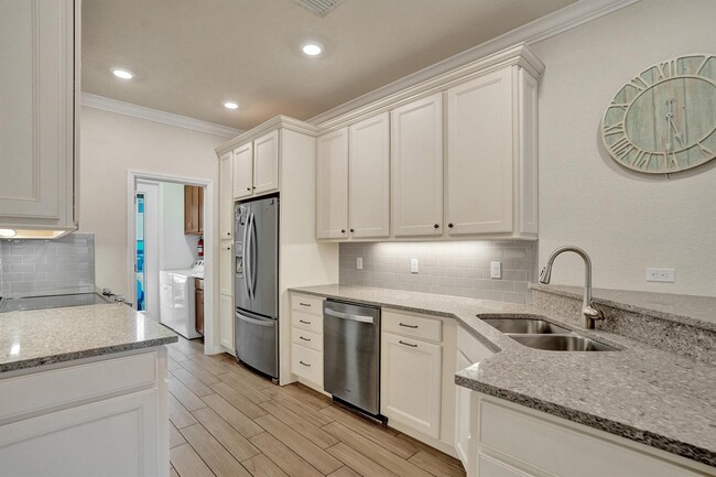 Building Photo - 1300 Eucalyptus Dr