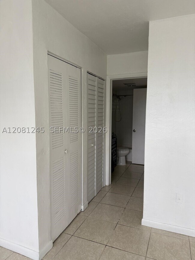 Building Photo - 2175 NE 170th St