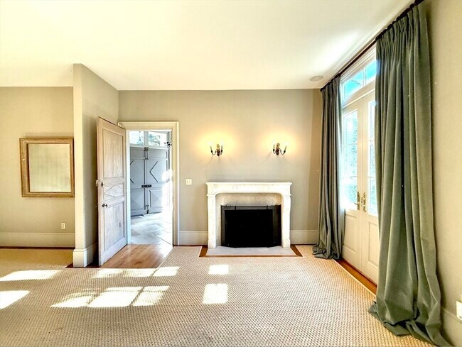 Building Photo - 918 Hale St