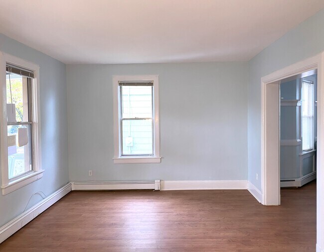 Building Photo - 82 Bergen Ave