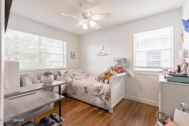 Building Photo - 1509 3rd St