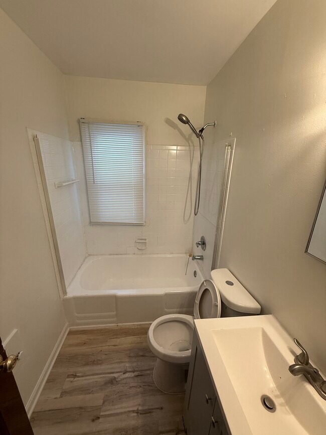 Building Photo - 12408 Sarsfield Ave