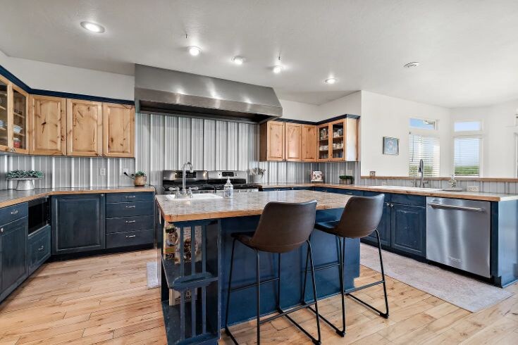 Building Photo - 18227 Southlake Cir