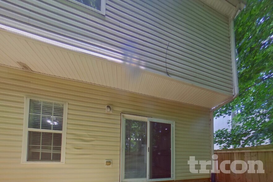 Building Photo - 411 Clearstream Ln