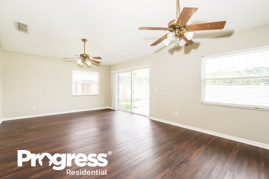 Building Photo - 2327 Majestic Eagle Cir