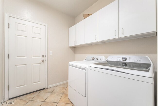 Building Photo - 3936 Beisner St