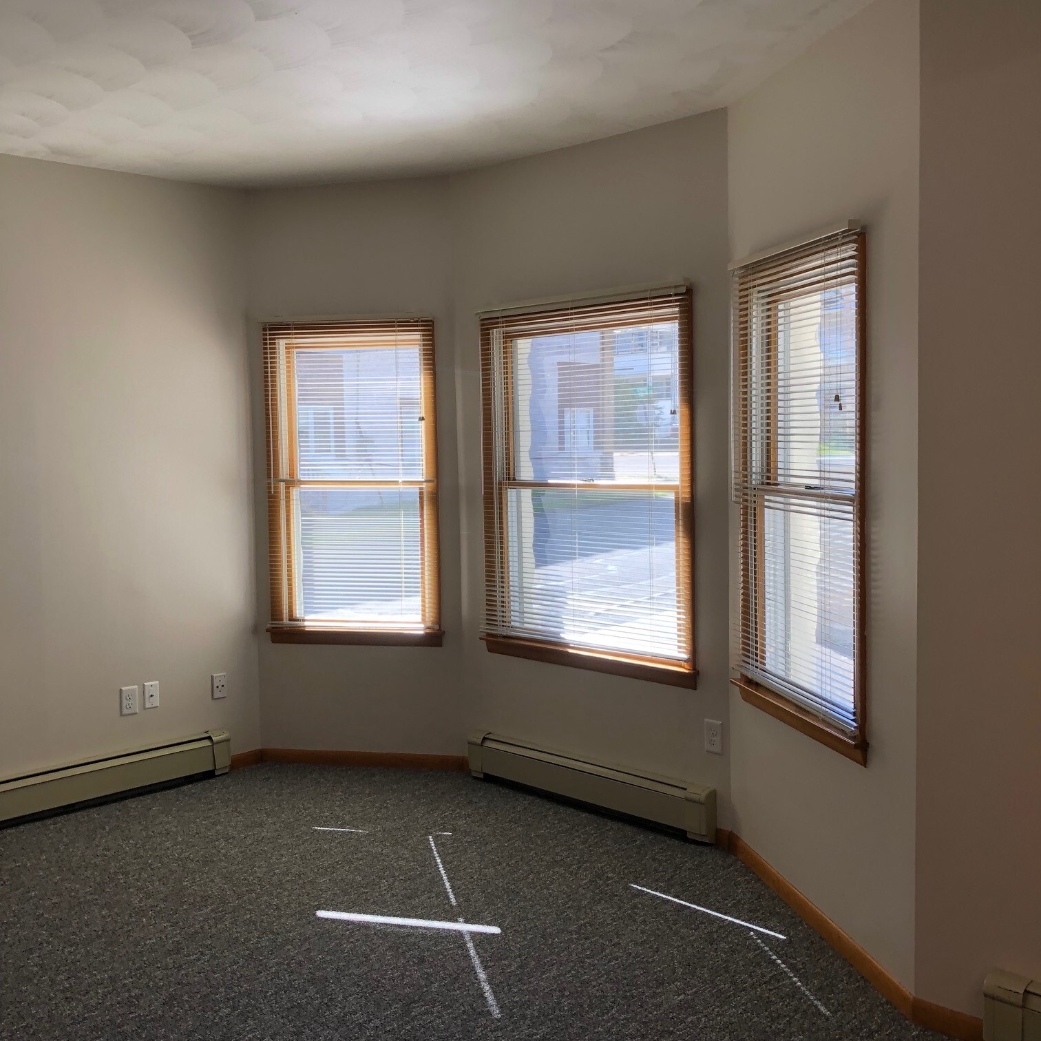 2W-Living Room - 1303 Jenkins St