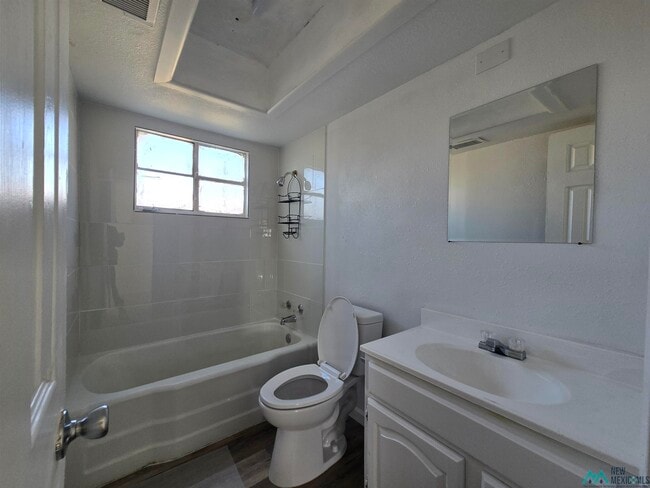 Building Photo - 3012 Las Palomas Rd